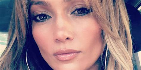 jennifer lopez desnuda|Jennifer Lopez posa completamente desnuda en .